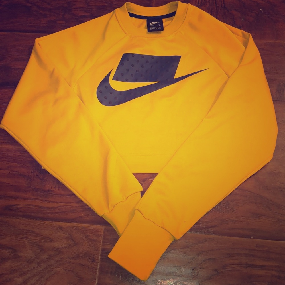 Small oversized Nike sweatshirt